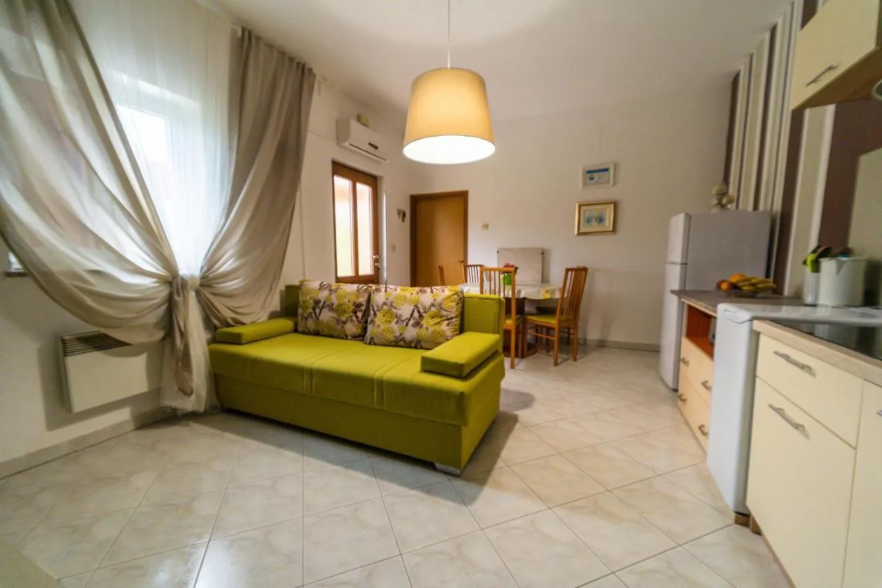 Apartments With A Parking Space Labin - 14581